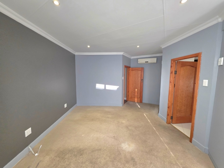 4 Bedroom Property for Sale in Eureka Free State